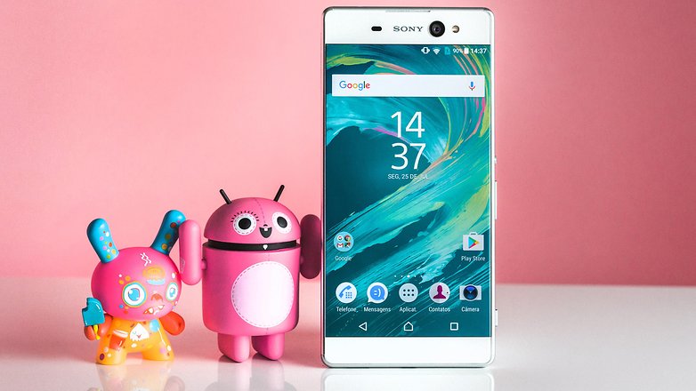 Nếu Samsung Galaxy A9 vẫn chưa thực sự nổi bật và thì có lẽ Sony Xperia XA Ultra sẽ là một lựa chọn thú vị khác ở đây. Máy sở hữu màn hình 6 inch tương tự nhưng có viền siêu mỏng, mang đến cảm giác như không có viền, bên cạnh đó camera chính 21,5 megapixel có khả năng chụp hình với chất lượng tốt, kết hợp camera phụ chụp ảnh selfie 16 megapixel sẽ làm hài lòng người dùng. So với Samsung Galaxy A9 thì Xperia XA Ultra có pin dung lượng thấp hơn và màn hình thiên về tông màu lạnh. Ngược lại thiết bị của Sony lại có màn hình sáng hơn và giá mềm hơn. 