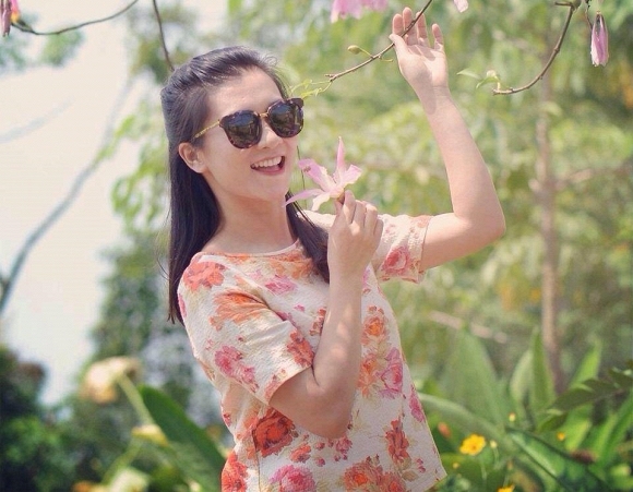 Năm 2014, Khánh Trang trúng tuyển vào ban Thời sự của VTV và có hơn hai năm công tác tại chương trình “Chào buổi sáng”