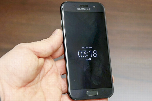 Samsung Galaxy A3 2017 có đáng mua?