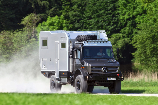 Mercedes-Benz Unimog là một mẫu xe tải của thương hiệu xe sang đến từ Đức.