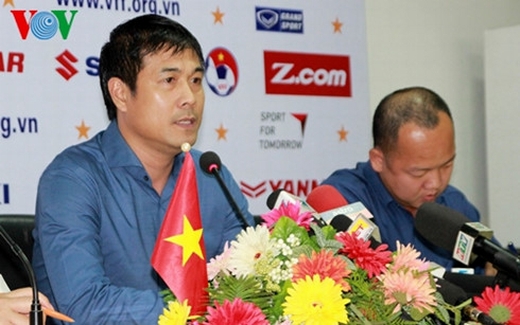 HLV Hữu Thắng cho rằng U23 Việt Nam vẫn còn nhiều điểm cần hoàn thiện. (Ảnh: Hà Khánh)
