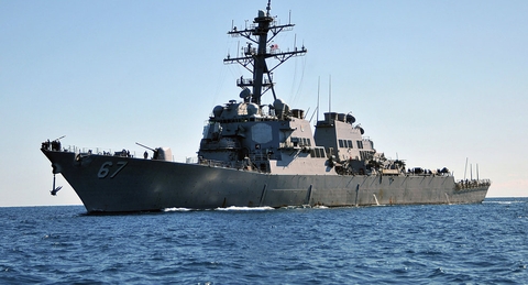Mỹ triển khai hai tàu khu trục tối tân