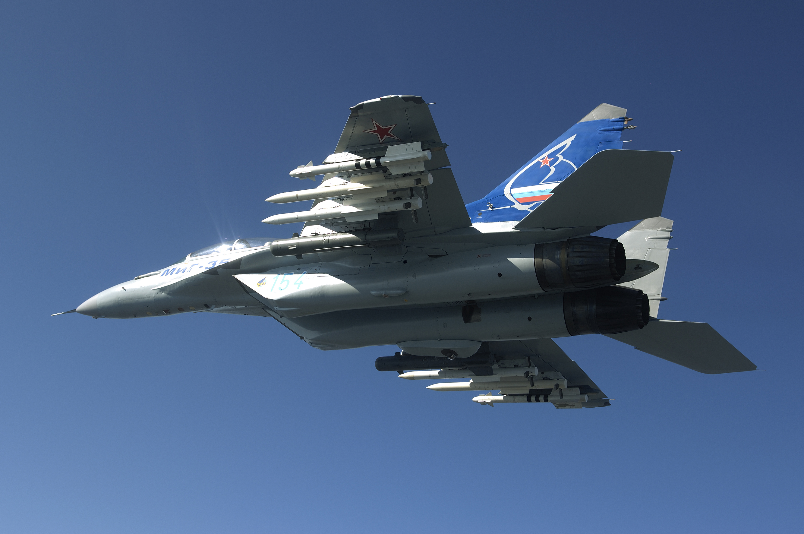 Mới đây, Trưởng phòng thiết kế của Tập đoàn Chế tạo Máy bay Thống nhất Nga - ông Sergei Korotkov từng cho biết, hệ thống radar của chiến đấu cơ tối tân nhất của Nga - Mikoyan MiG-35 có khả năng truy lùng tới 30 mục tiêu cùng một lúc.