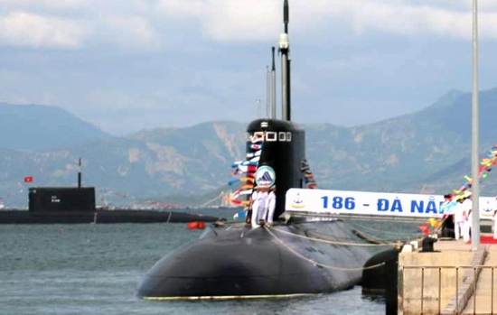 Thủ tướng dự Lễ Thượng cờ cho 2 tàu ngầm Kilo