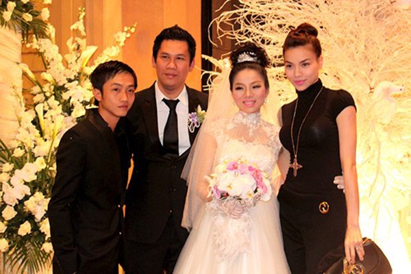 Hồ Ngọc Hà trong đám cưới của Lệ Quyên và ông xã Đức Huy năm 2011.