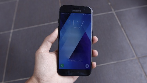 Samsung Galaxy A5 2017 có kích thước màn hình 5,2 inch