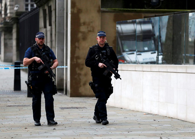Anh bắt giữ 7 đối tượng sau vụ tấn công khủng bố ở London
