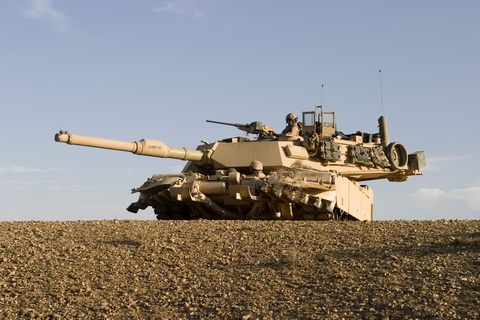 Mỹ triển khai loạt xe tăng &quot;khủng&quot; tới sát Nga