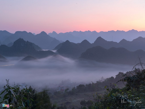 Phong cảnh 'núi ấp ôm mây' trên cao nguyên đá Đồng Văn