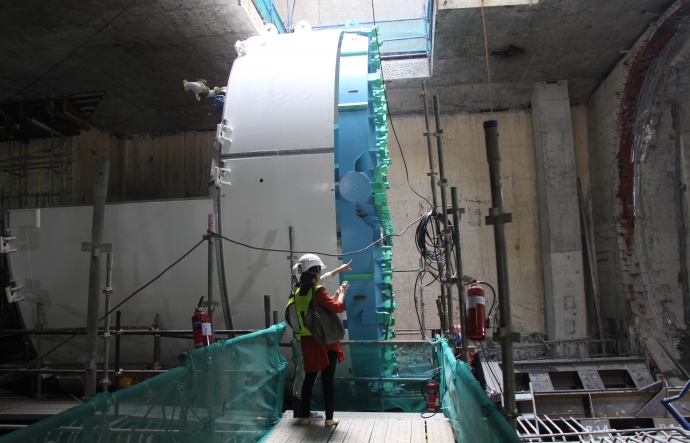 Công trình thi công xây dựng đoạn ngầm từ Nhà hát TP.HCM đến ga Ba Son thuộc gói thầu số 1b do liên danh nhà thầu Shimizu-Meada (Nhật) thi công đang thi công đảm bảo tiến độ.