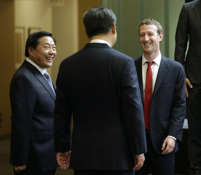 Mr. Zuckerberg gặp gỡ Chủ tịch Trung Quốc Tập Cận Bình tại Washington năm 2015.
