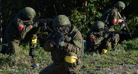 Hơn 2000 binh lính Nga tập trận rầm rộ