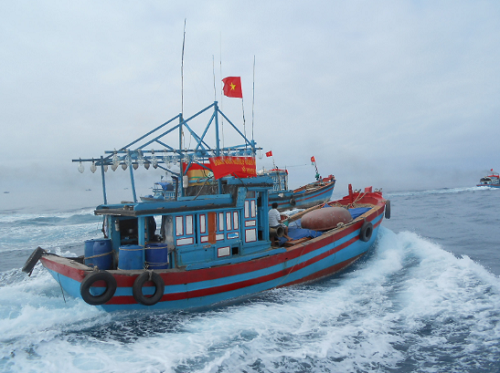 Vụ tàu cá bị đâm chìm tại Quảng Bình, 6 ngư dân được cứu an toàn