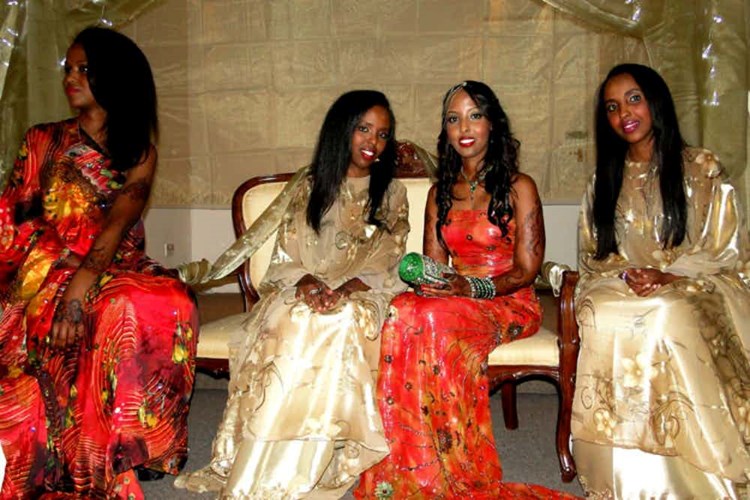 10 nghi thức kỳ quặc trong đêm tân hôn ở Châu Phi