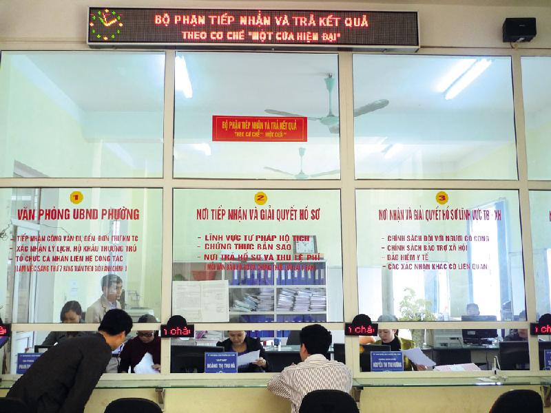 Ứng dụng CNTT trong tiếp nhận, giải quyết TTHC tại Bộ phận một cửa UBND TP Việt Trì