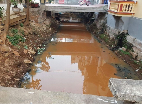 Hà Nội: Nhà máy nước sạch 'xả' nước thải bẩn ra môi trường!