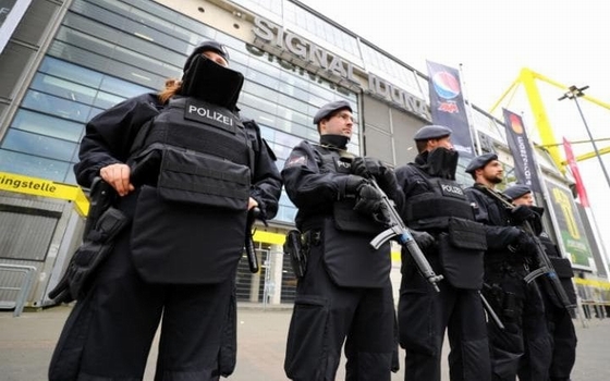 Bắt giữ nghi phạm đánh bom xe chở CLB Dortmund