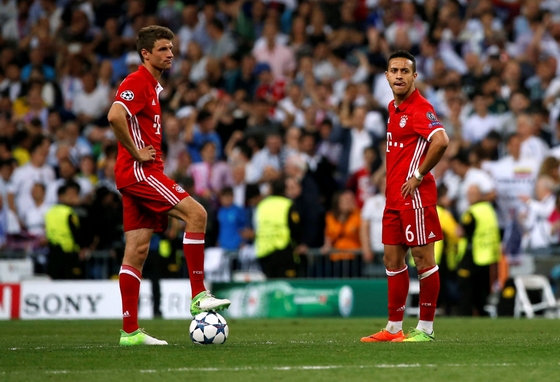 Bayern Munich phải chống lại 14 người Real Madrid!