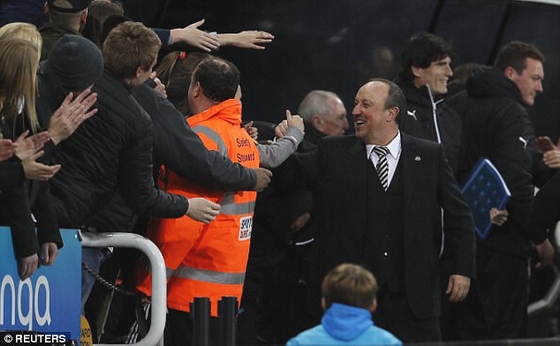 HLV Benitez chưa chắc gắn bó tương lai với Newcastle