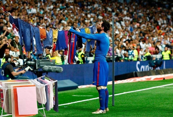 Bạn là fan của Messi và đang tìm kiếm những hình ảnh vui nhộn về siêu sao này? Thì không nên bỏ qua ảnh Messi meme đầy hài hước này đâu nhé. Sẽ rất đáng cười và giải trí đấy!