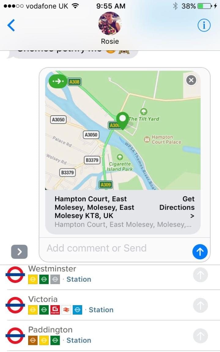 Người dùng hiện có thể sử dụng cả hai ứng dụng iMessage và Whatsapp. Những ứng dụng này được sử dụng cho những tác vụ tức thời như đặt xe Uber, chia sẻ lộ trình du lịch hoặc chuyển tiền ra nước ngoài.
