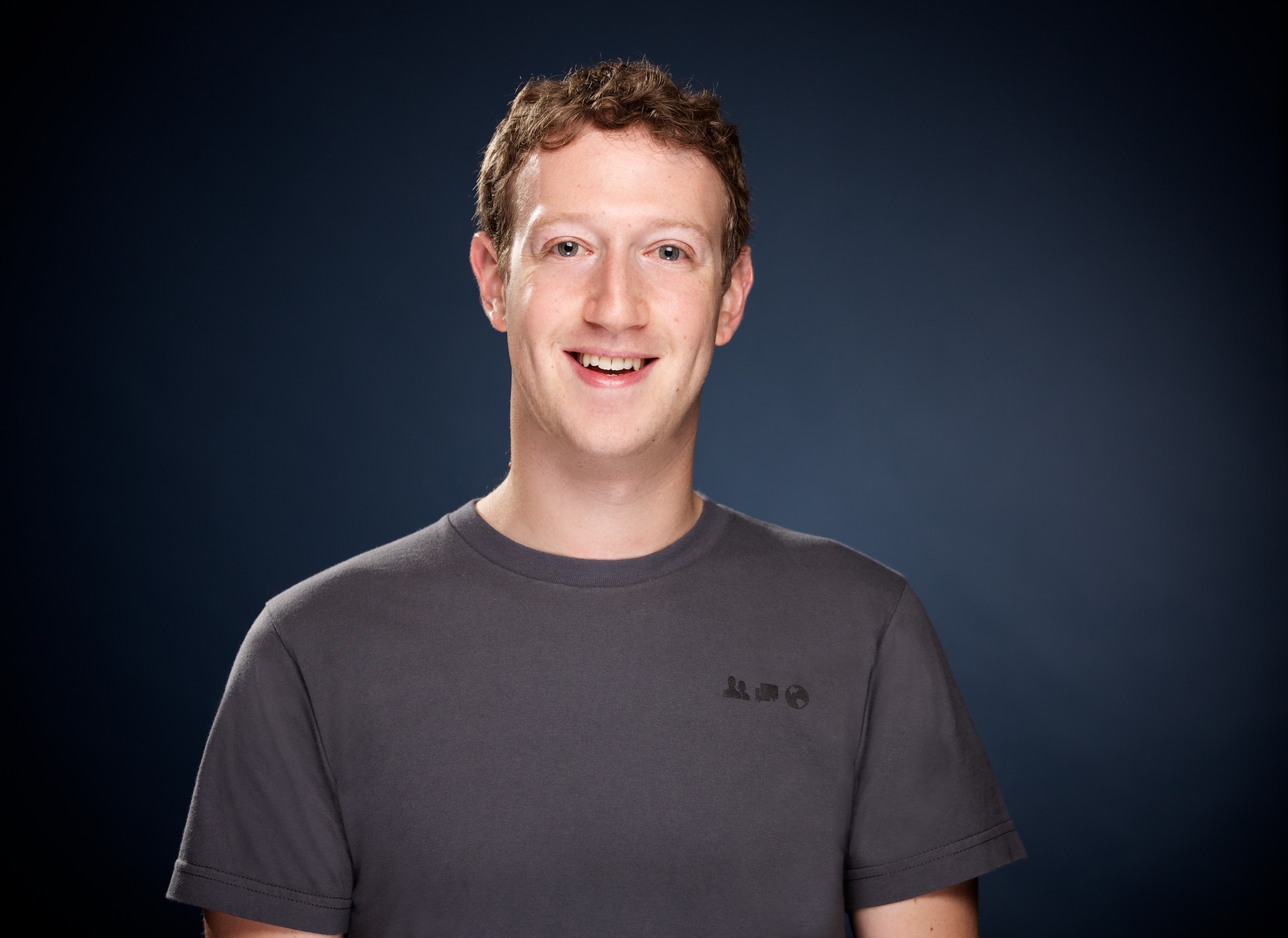 Facebook vượt mốc doanh thu 8 tỷ USD, thêm 43 triệu người dùng