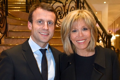 Tổng thống Pháp bênh vực vợ trước &quot;miệng lưỡi thế gian&quot;