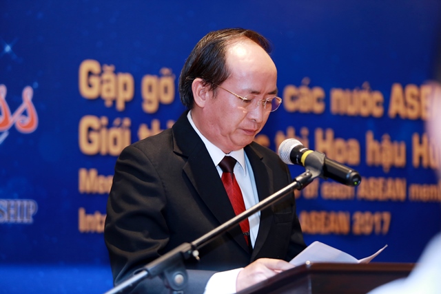 Phó Chủ tịch tỉnh Phú Yên Phan Đình Phùng phát biểu tại cuộc gặp gỡ với các Đại sứ