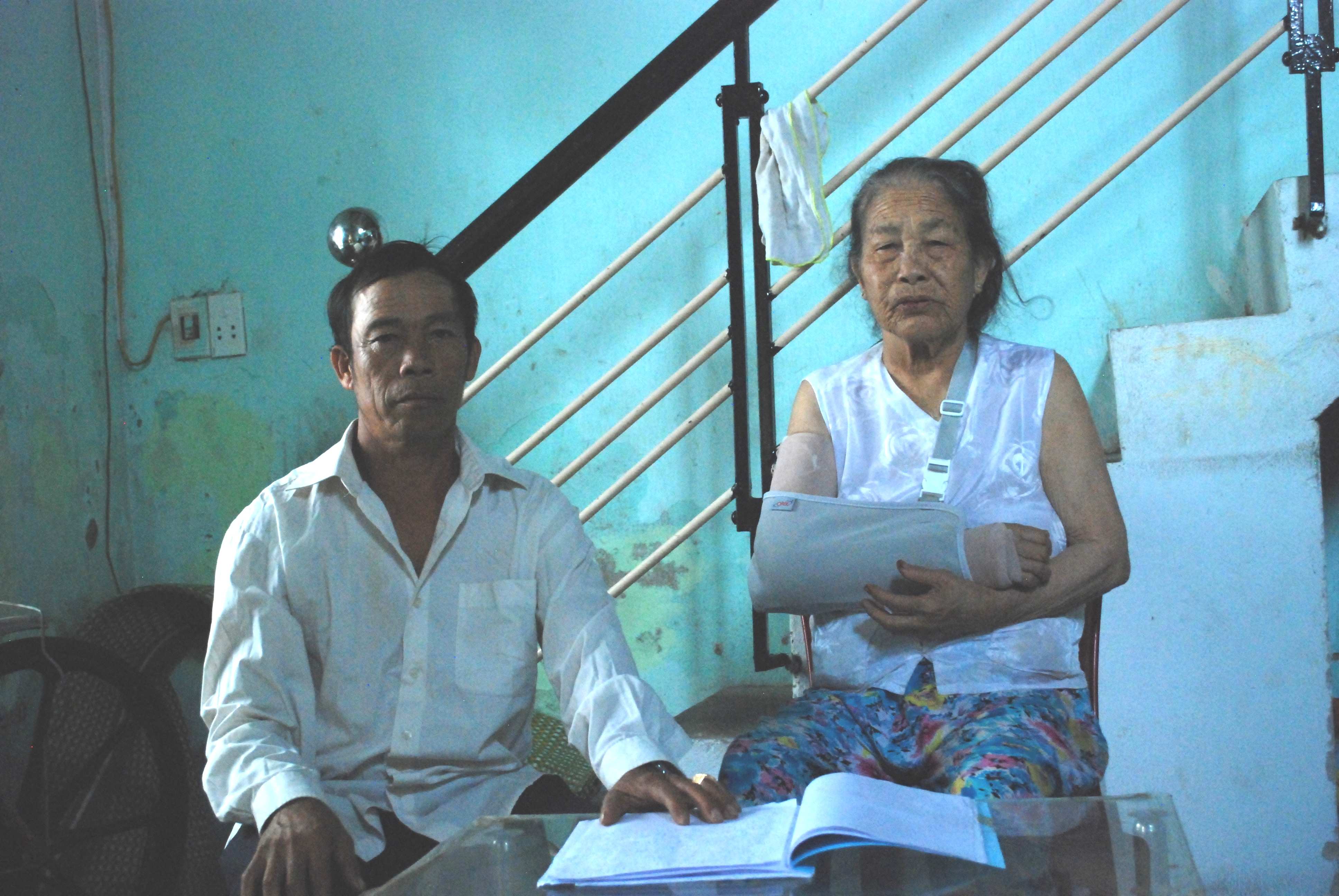 Ông Xí và mẹ là bà Nguyễn Thị Thắm 