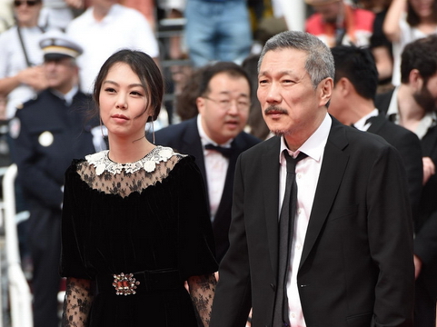 Ba cặp đôi 'đốt nóng' thảm đỏ Cannes ngày thứ 6