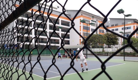 Sân Tennis trong khuôn viên trường 