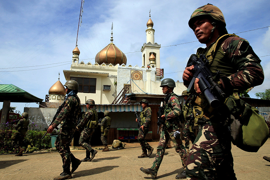 Philippines huy động đặc công, trực thăng tấn công ồ ạt đánh chiếm lại Marawi