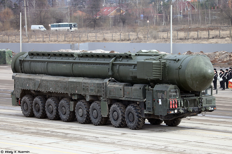 Tên lửa đạn đạo liên lục địa RS-24 Yars, một trong bộ ba răn đe hạt nhân chiến lược của Nga. 