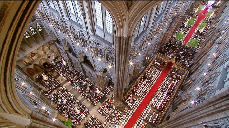 Đây là một trong những công trình tôn giáo quan trọng bậc nhất của nước Anh, nơi diễn ra lễ đăng quang của các bậc quân vương nước này. Nhà thờ được xây dựng từ năm 960, đã có hơn 1.000 năm lịch sử, mang kiến trúc Gothic lộng lẫy. Trong ảnh là quang cảnh nhà thờ trong lễ cưới năm 2011 của Hoàng tử William.