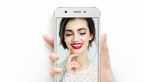 Chuyên gia selfie F3 Lite (A57) giá &quot;mềm&quot; đổ bộ thị trường