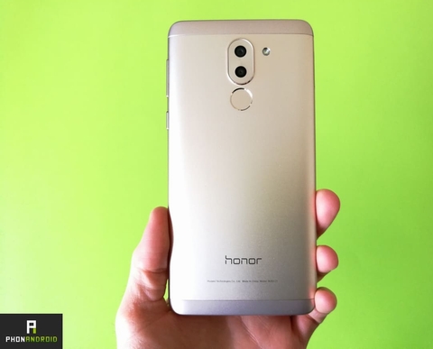 Huawei Honor 6X. Honor 6X là một điện thoại thông minh tốt với giá cả hợp lý. Phát hành vào đầu năm nay, điện thoại cung cấp cảm biến kép 12 megapixel và 2 megapixel để khai thác chiều sâu của hình ảnh và các điểm lân cận của đối tượng chụp. Một công nghệ tùy chỉnh được thiết kế để tái tạo hiệu ứng Bokeh.