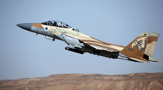 Chiến đấu cơ Israel thổi bay xe tăng Syria