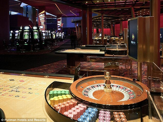 ... với đầy đủ casino 