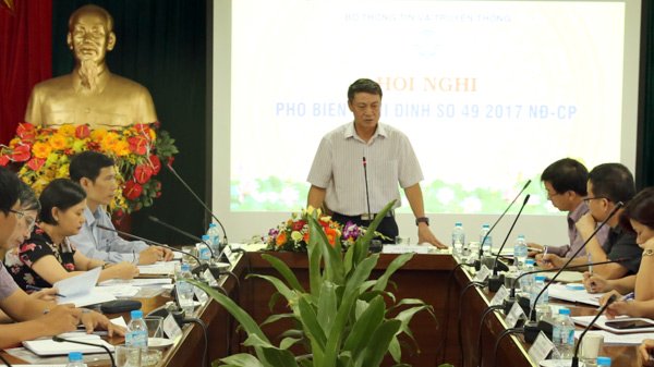 Thứ trưởng Bộ TT&TT Phạm Hồng Hải phát biểu chỉ đạo cuộc họp. Ảnh: Quang Anh.