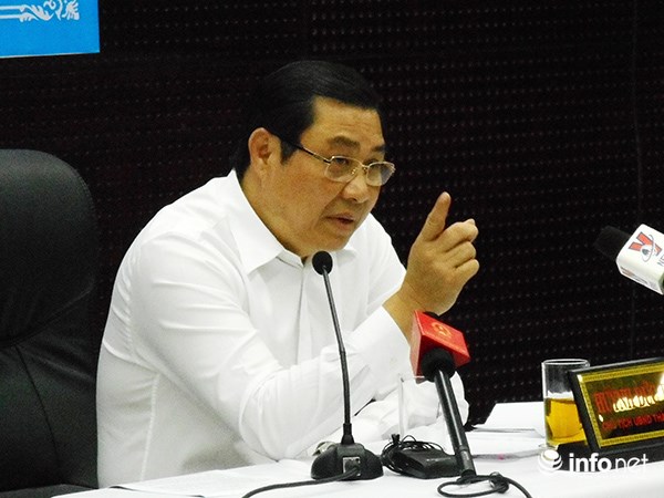 Chủ tịch UBND TP Đà Nẵng Huỳnh Đức Thơ chính thức công bố quan điểm của lãnh đạo TP Đà Nẵng trong việc xử lý các vấn đề ở bán đảo Sơn Trà... (Ảnh: HC)