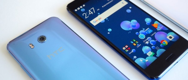   Cấu hình xử lý tốt nhất với chip mạnh nhất: Tương tự Xioami Mi6 và Samsung Galaxy S8, HTC U11 được trang bị cấu hình mạnh nhất với vi xử lý Qualcomm Snapdragon 835 cùng RAM 6GB. Như vậy có thể nói U11 đang là một trong những thiết bị Android có cấu hình mạnh mẽ nhất thời điểm này. 