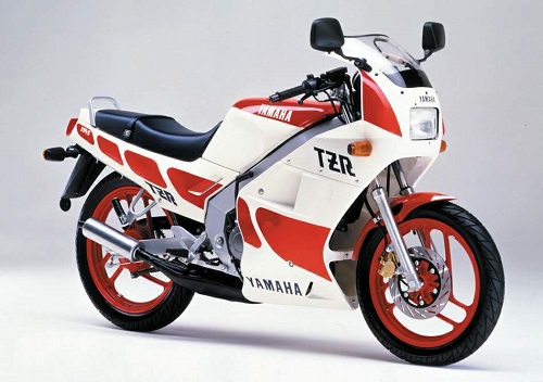 Nếu bạn là một thiếu niên trong những năm 80, một chiếc TZR là chiếc xe bạn khao khát sở hữu nhất. Với công suất 26 mã lực, TZR125 còn sử dụng rất ít cho tới ngày nay. Nó được Yamaha sản xuất dành cho thị trường châu Âu, Nam Mỹ và Đông Nam Á. Thời gian xuất hiện trên thị trường từ 1987 đến 1997.