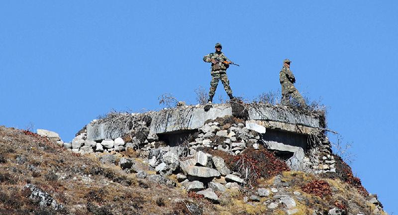 Binh sĩ Ấn Độ canh gác biên giới ở bang Arunachal Pradesh AFP