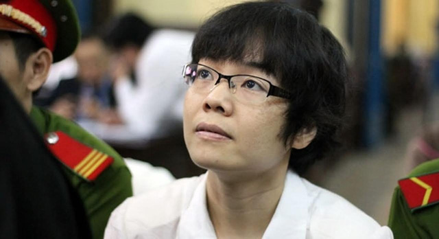 Bị cáo Huyền Như tai phiên xử tháng 2/2015