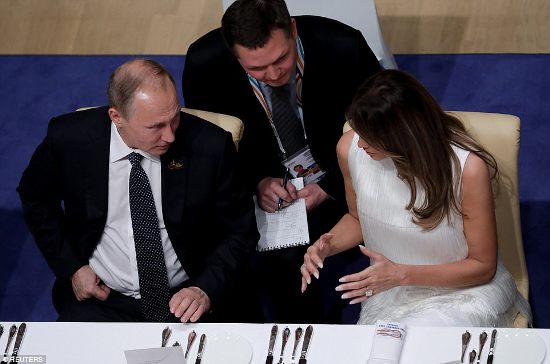 Chùm ảnh Tổng thống Putin trò chuyện vui vẻ bên Đệ nhất phu nhân Mỹ