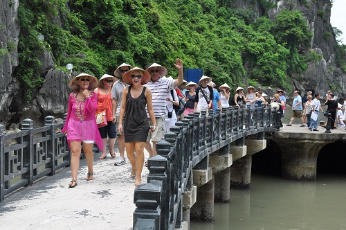 (Infographic)- 10 điểm đến hot nhất Việt Nam với du khách quốc tế