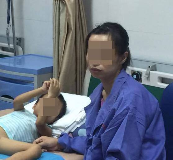 Một bé trai ở Hưng Yên bị bệnh sùi mào gà