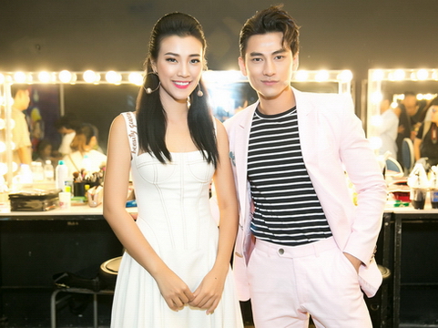 MC Hoàng Oanh khoe vẻ đẹp dịu dàng trên sân khấu Vietnam Idol Kids