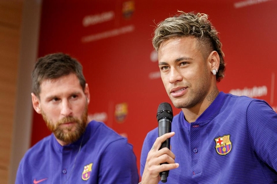 Neymar không muốn tiếp tục là cái bóng của Messi