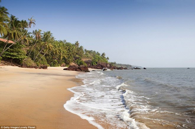 Vùng Bắc Kerala nổi tiếng với những bãi biển hoang sơ và phong cảnh đẹp, nhưng chưa được nhiều du khách biết tới. Năm 2017, một sân bay quốc tế mới được khai trương ở Kannur, thành phố lớn nhất bang Kerala, góp phần giúp phát triển du lịch ở khu vực miền bắc bang này.